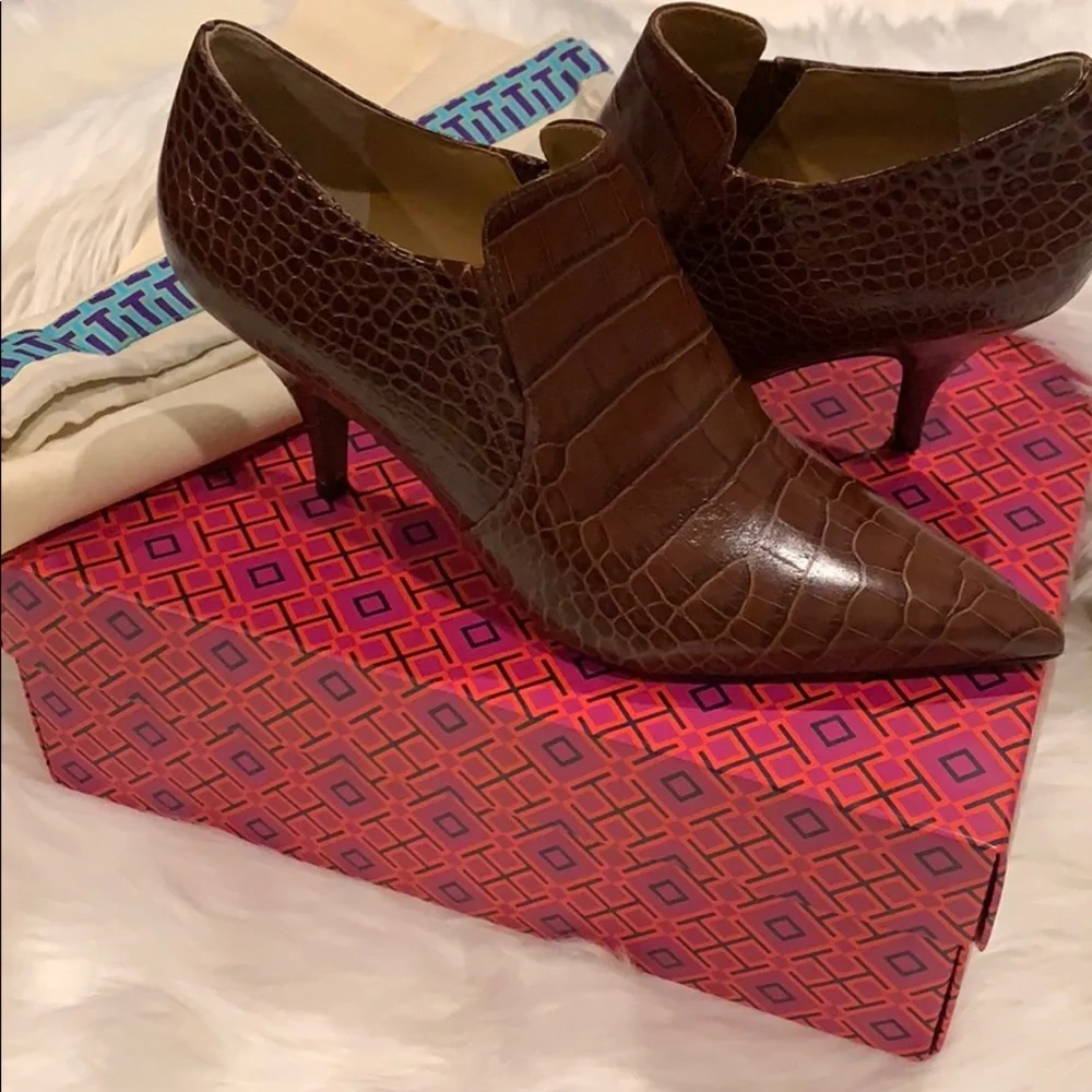 Tory Burch Georgina 80MM Ankle bootie croco embossed